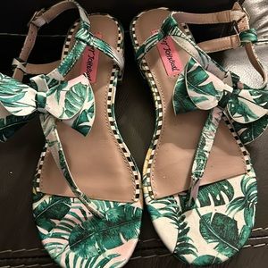 Betty Johnson sandals 7.5 lightly worn